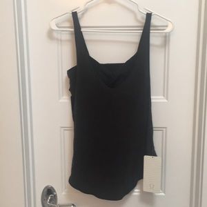 NWT - lulu tank with built in bra - sz 6